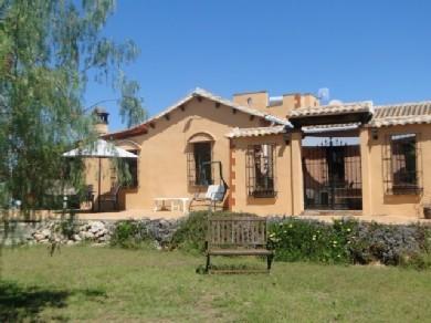 Chalet con 2 dormitorios se vende en Coin