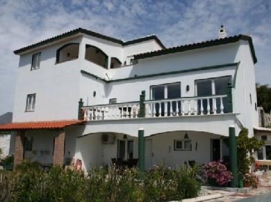 Chalet con 4 dormitorios se vende en Estepona, Costa del Sol