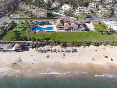 Chalet con 7 dormitorios se vende en Marbella, Costa del Sol