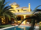 Chalet con 5 dormitorios se vende en Marbella, Costa del Sol - mejor precio | unprecio.es