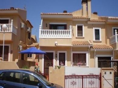 Adosado con 2 dormitorios se vende en San Miguel de Salinas, Vega Baja Torrevieja