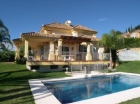 Chalet con 3 dormitorios se vende en Marbella, Costa del Sol - mejor precio | unprecio.es