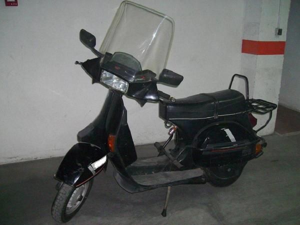 Vendo Vespa T5 Sport 125 cc.