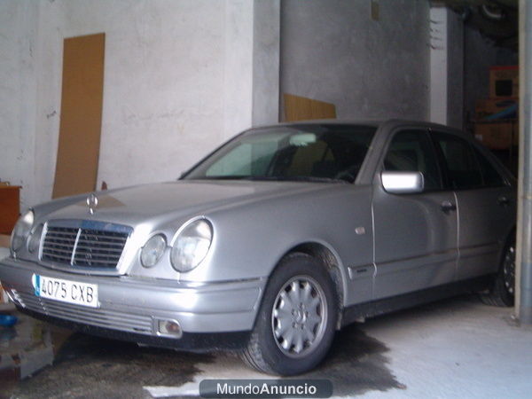 Vendo MERCEDES CLASE E 290D elegance con Proyecto de Arquitectura