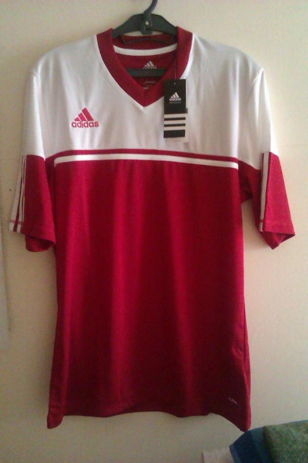 Camiseta Adidas para hacer deporte (roja y blanca)