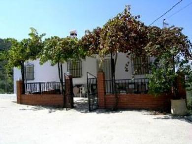 Chalet con 3 dormitorios se vende en Sayalonga, Axarquia