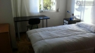 Rooms available - Nice 3-Bedroom apartment in green Moratalaz - mejor precio | unprecio.es