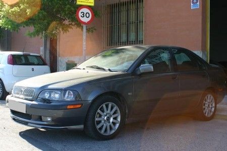 VOLVO S 40 1.6 4P. - 4.600   ACEPTO CAMBIO - Alicante