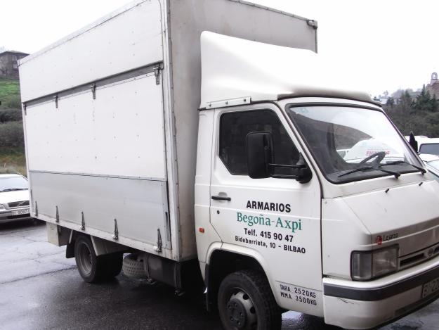 Vendo camión camion nissan trade 3.0 con cabina de apertura lateral y apertura trasera