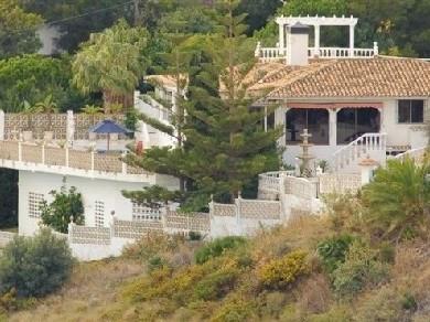 Chalet con 6 dormitorios se vende en Benalmadena Costa, Costa del Sol