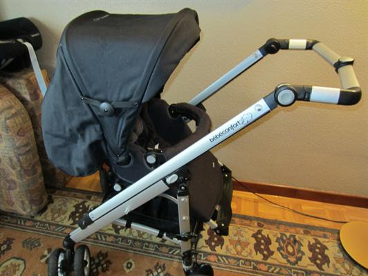 Carrito con cuco bebeconfort + silla + maxicosi + mecedora marca chico