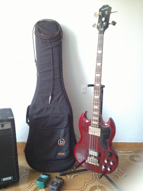 se vende bajo Epiphone EB-3 y ampli Laney Richter RB-3 65W