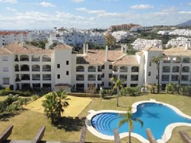 Apartamento con 2 dormitorios se vende en Estepona, Costa del Sol