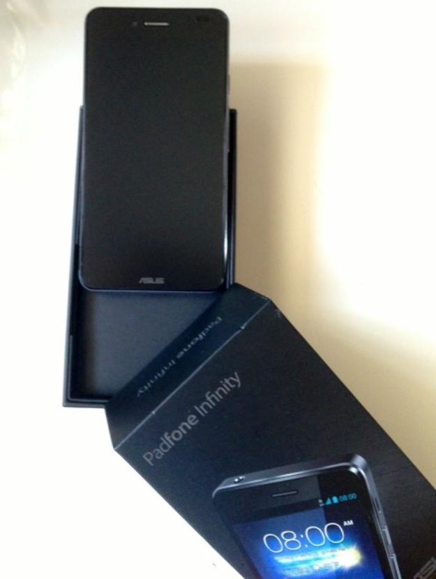 Asus PadFone infinito - 32GB,Smartphone + Estaciones