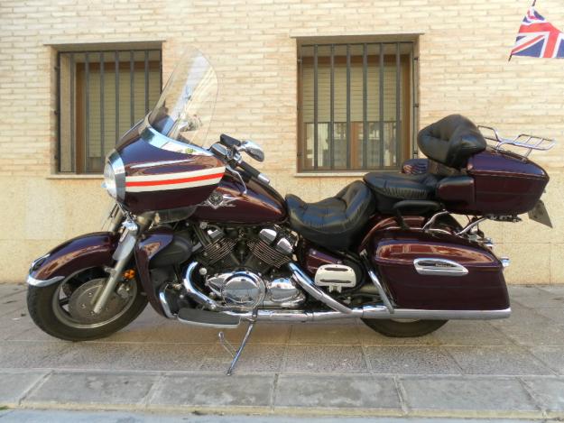 Vendo moto custom Yamaha Royal Star Venture 1300