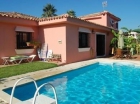 Chalet con 4 dormitorios se vende en Marbella, Costa del Sol - mejor precio | unprecio.es