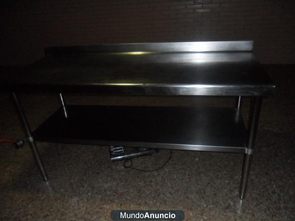 Se vende mesa de trabajo de acero inoxidable