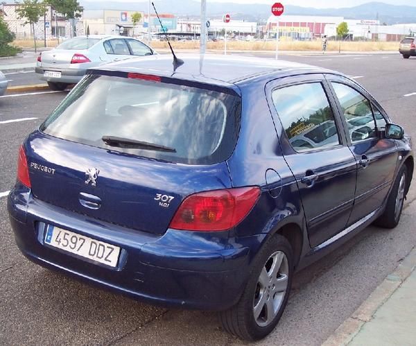 SE VENDE PEUGEOT 307 1.6 HDI SUPER BIEN DEL AÑO 2005