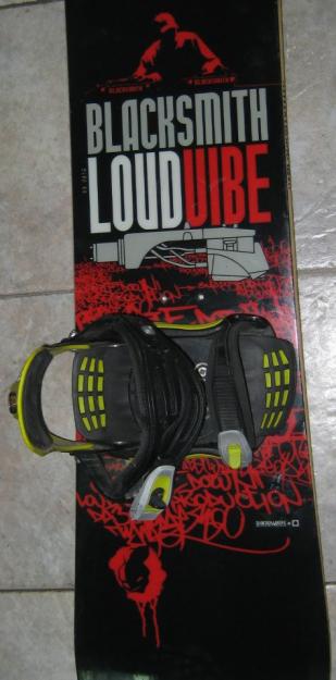 Tabla de snowboard blacksmith loudvibe. perfecto estado.