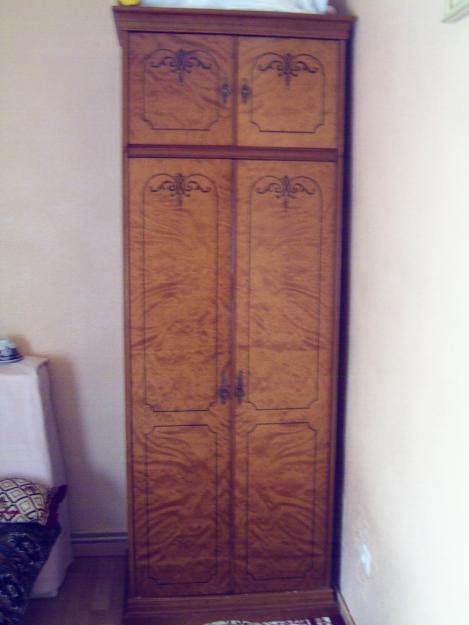 vendo armario de madera antigua en perfecto estado