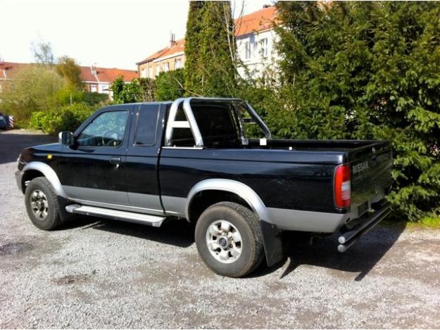 NISSAN  Pick up