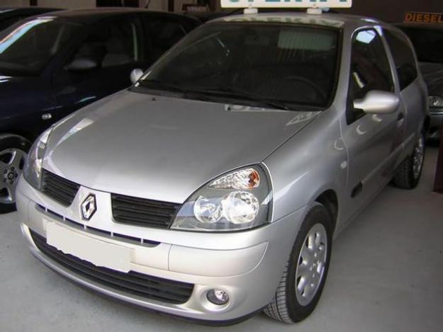 Venta de coche Renault Clio 1.5 DCI Communyti '05 en Aljucer