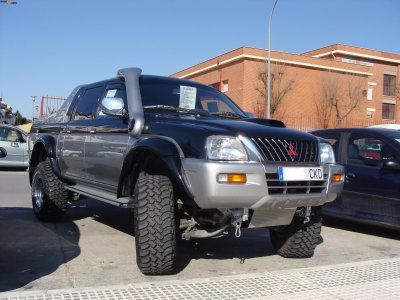 MITSUBISHI L 200. QUATTRO  2.500C.C. - SEVILLA