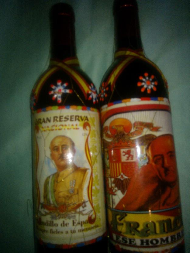 Dos botellas de vino Franco.