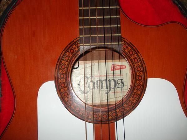 Guitarra Camps amplificada