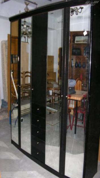 ARMARIO, LACADO EN NEGRO de 5 módulos.