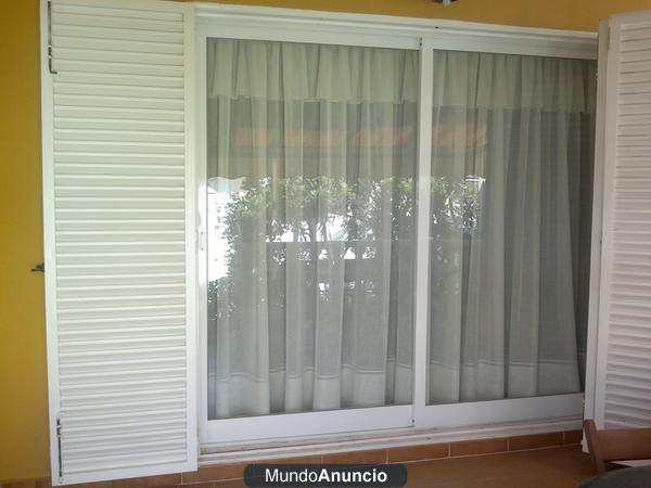 Vendo ventana de aluminio y mallorquina