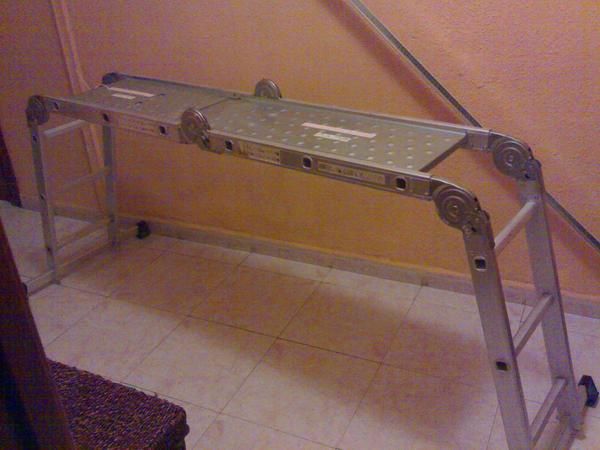 andamio - escalera  plegable  de aluminio