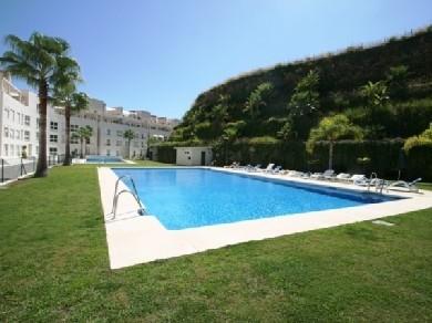 Apartamento con 2 dormitorios se vende en Marbella, Costa del Sol