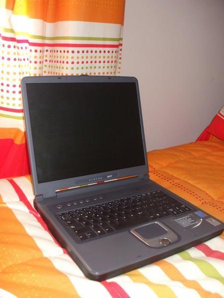 Portátil ACER Pentium 4, 2,4 GHz, 512mb RAM 150€