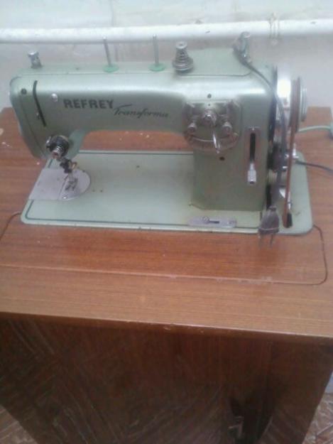 Maquina de coser refrey