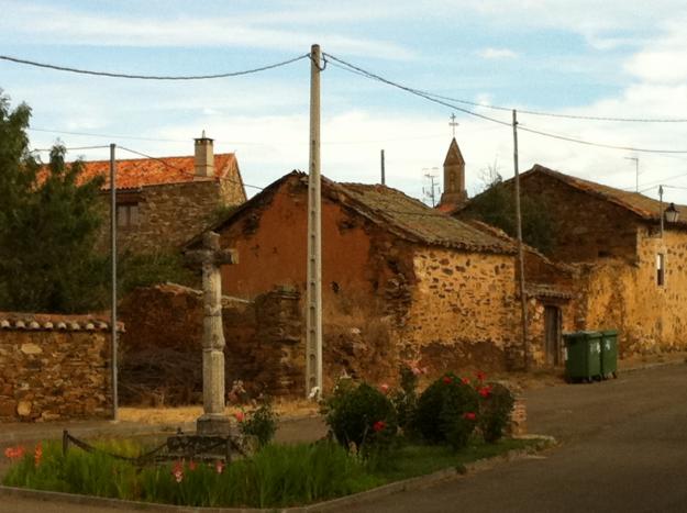 URGE:CASA MARAGATA TÍPICA VALDESPINO DE SOMOZA