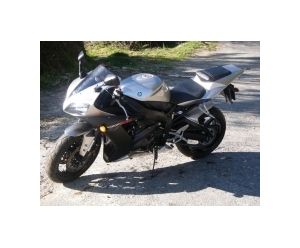 YAMAHA YZF R1