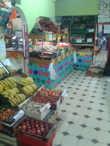 traspaso fruteria tienda alimentacion en plena funcionamiento