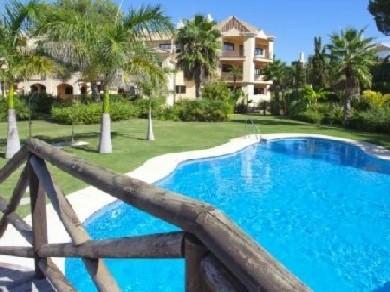 Apartamento con 4 dormitorios se vende en Marbella, Costa del Sol