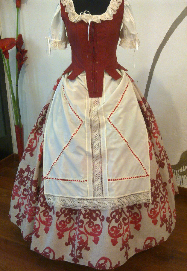 Faldas de Huertana Baturra. Trajes regionales