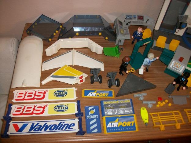 Conjunto Playmobils en buen estado.