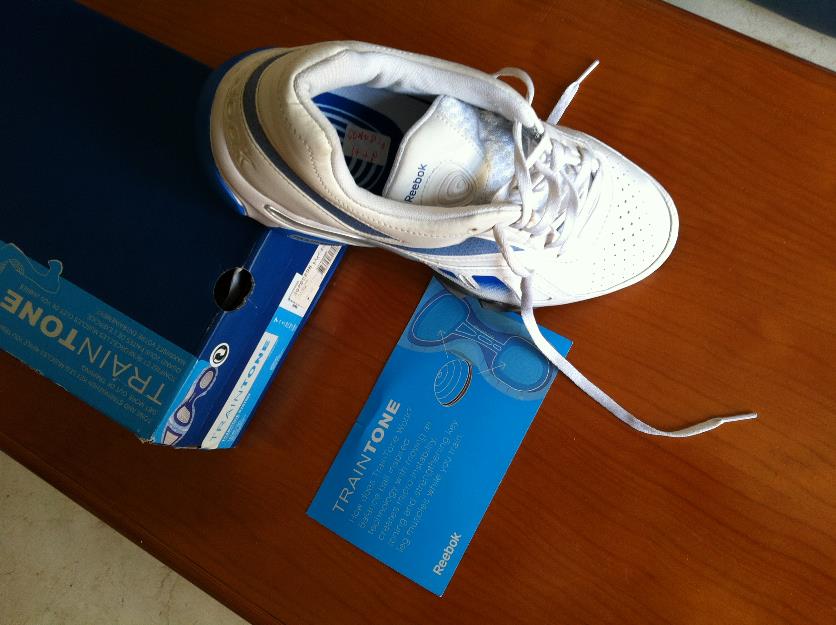 zapatillas TRAIN TONE de  reebok, una sola postura !