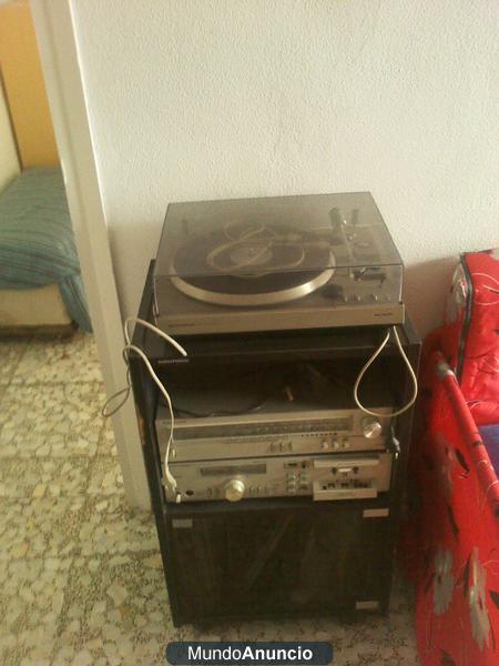 se vende tocadiscos de epoca Grundig