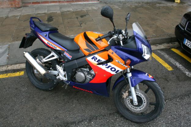 VENDO HONDA CBR125R  REPSOL