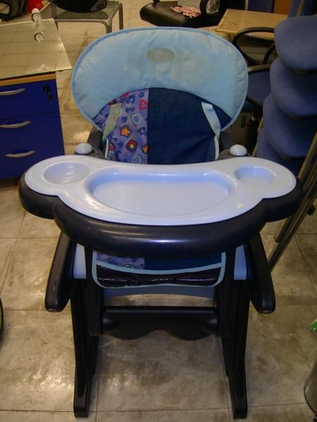 Juguetes y muebles para niños