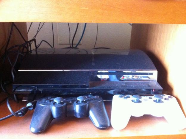 Playstation 3 60gb retrocompatible, accesorios y juegos en perfecto estado!!!