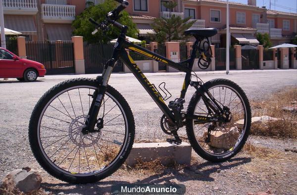 SE VENDE BICICLETA DESCENSO MONTAÑA MERIDA