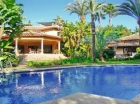 Chalet con 5 dormitorios se vende en Marbella, Costa del Sol - mejor precio | unprecio.es