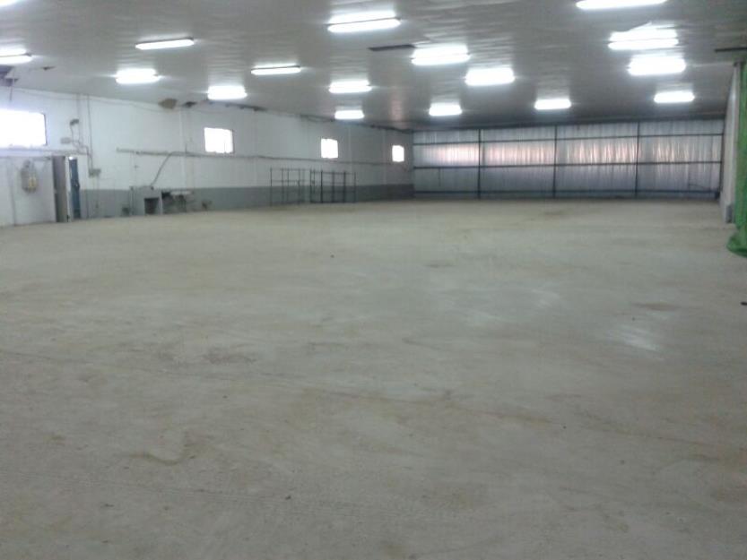 Se alquila nave industrial 4000 m2