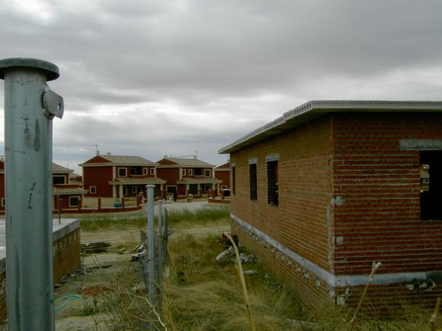 PARCELA + VIVIENDA EN CONSTRUCION